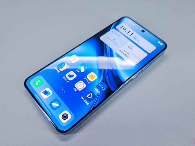 手機(jī)周報(bào)份額再次出爐：vivo奪冠，華為上升，iPhone持續(xù)低迷！